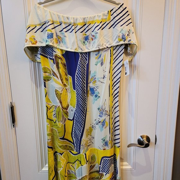 Save The Queen Dress - Picture 1 of 13